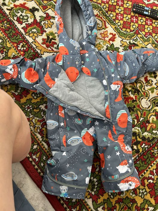 Продам демисезонный костюм