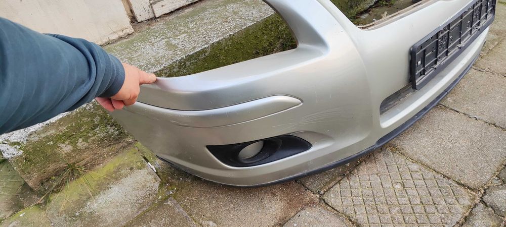 Тойота авенсис T25 - предна броня фейслифт