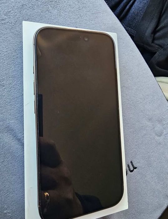 Продам Айфон 16 про