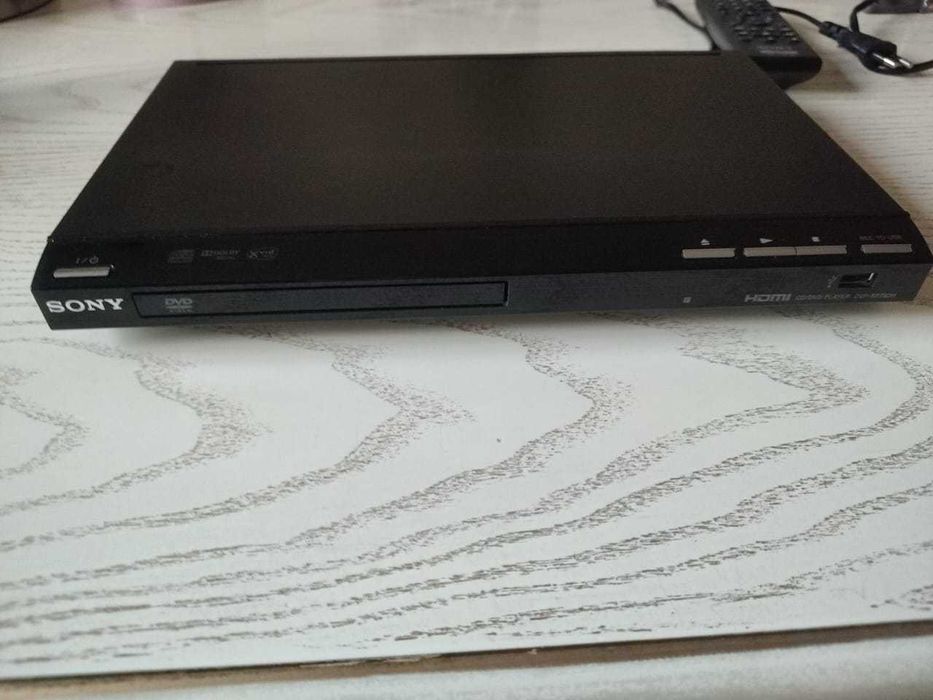 DVD-видеоплеер Sony DVP-SR750HP