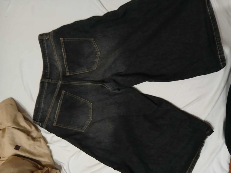 Дънки под коляното