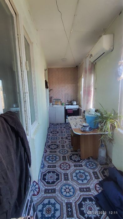 Шахар марказидан 1хонали 4этаждан квартира сотилмокда