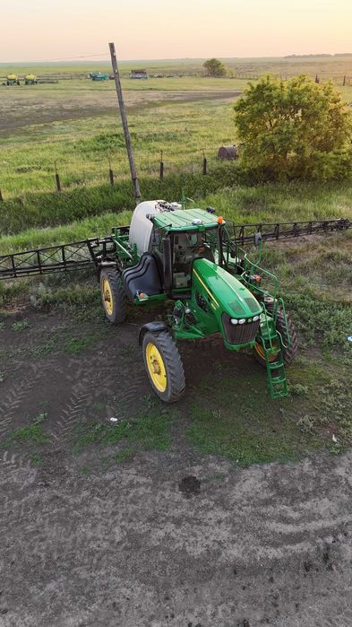 Продается опрыскиватель John Deere 4830