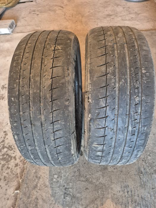 Продам 2 шины б/у