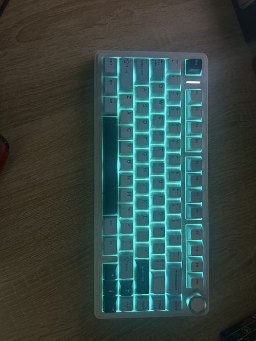 Продаю клавиатуры Aula f75