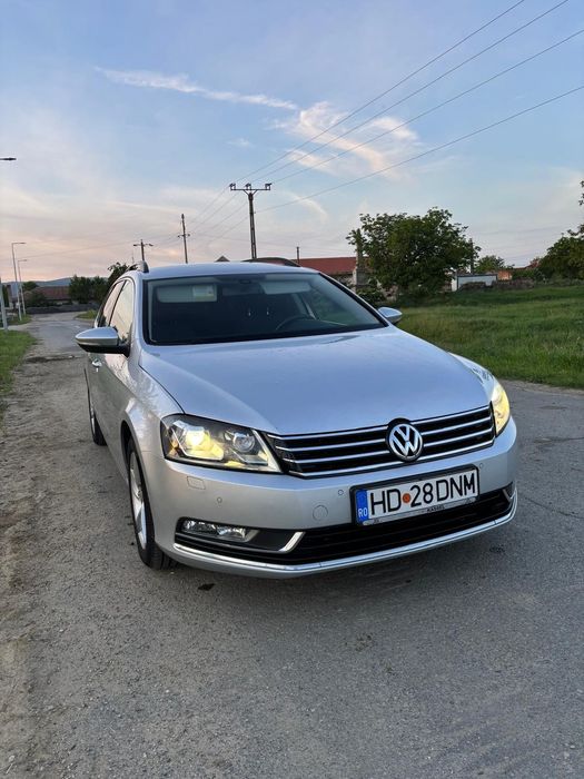 VOLKSWAGEN Passat 2012