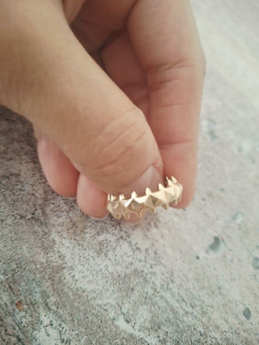 Золотое кольцо cartier clash