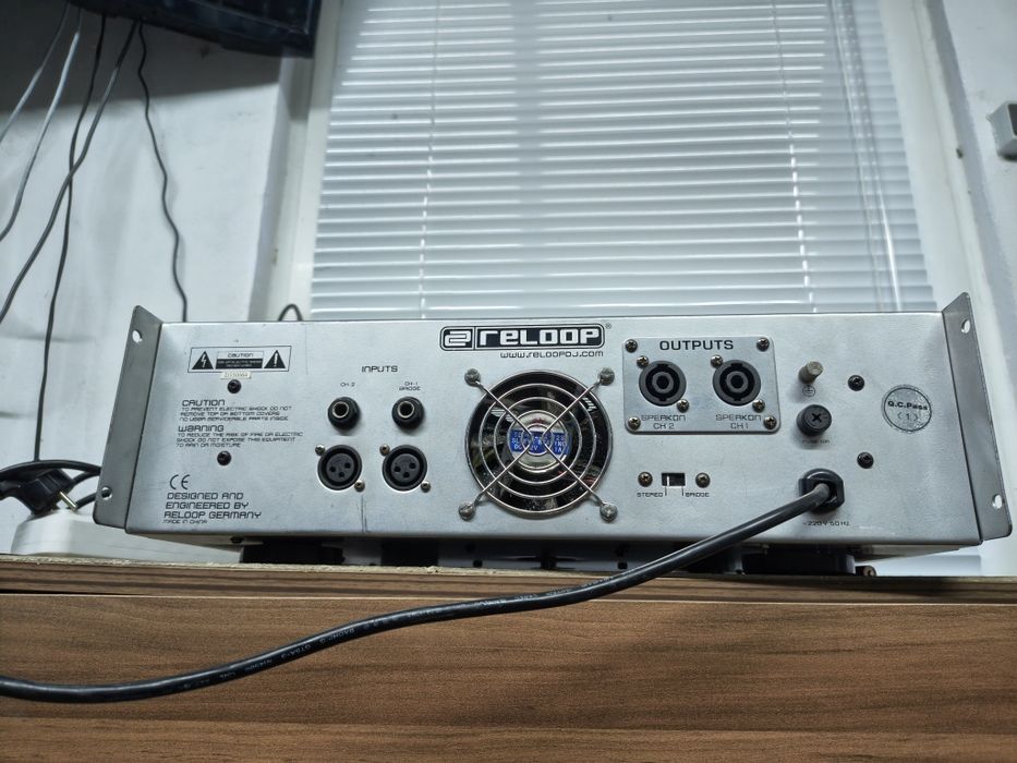 Професионално  крайно стъпало RELOOP RA-1500 2x480w