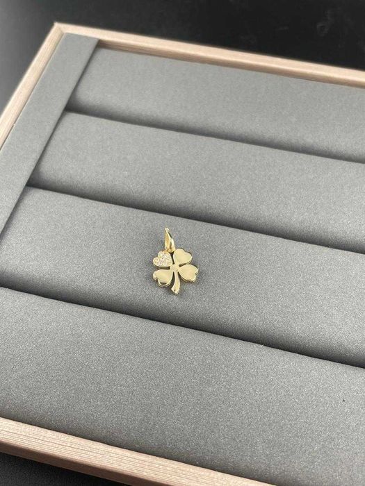 Кулон "клевер" из золота