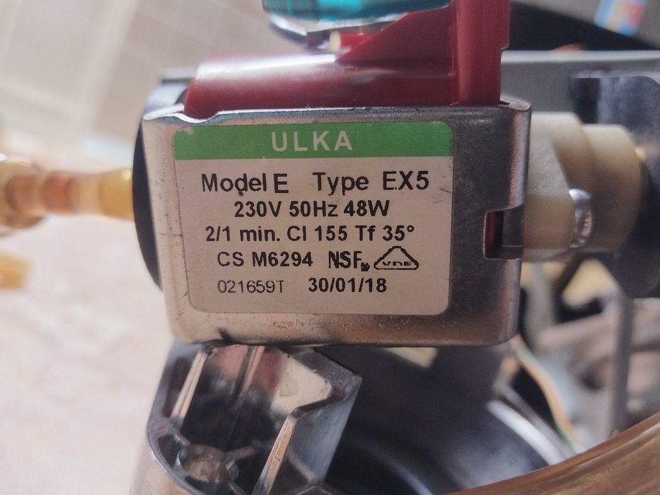 Кафемашина битова Делонги