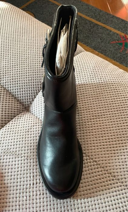 Продаю сапоги новые