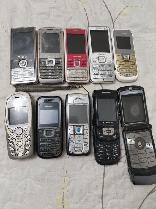 Продам телефоны Нокиа матаролла Самсунг