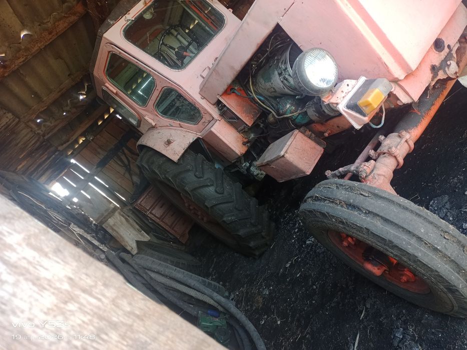 Трактор Т40 на полном ходу