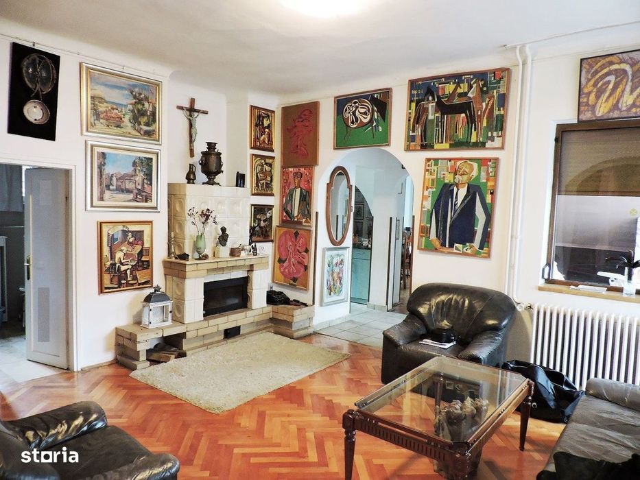 Vila impunatoare in Andrei Muresanu, D+P+M, teren 475 mp