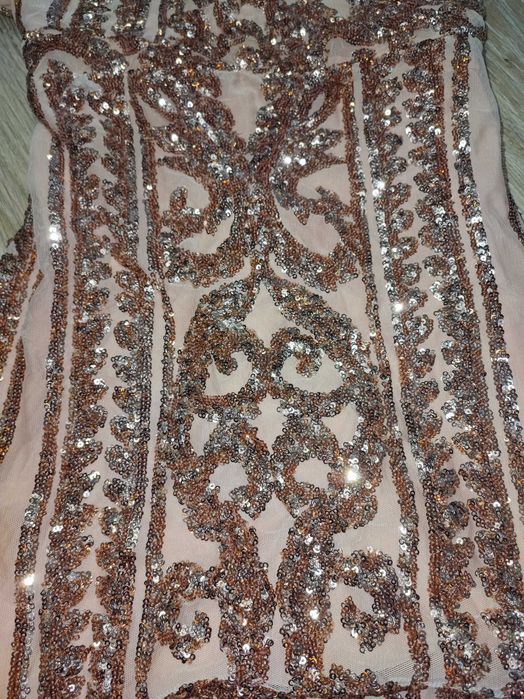 Елегантна дамска рокля