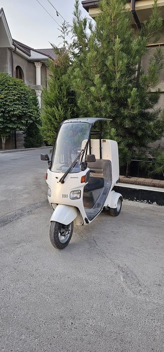 Продам скутер хонда Canopy в хорошем состоянии