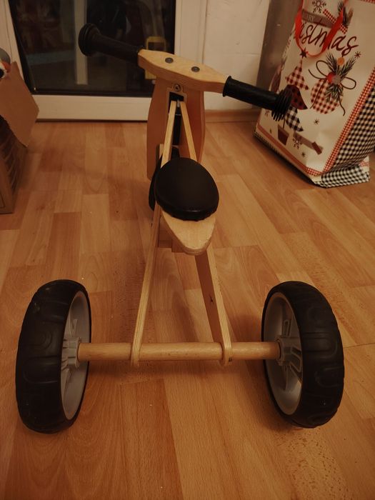 Дървено детско колело
