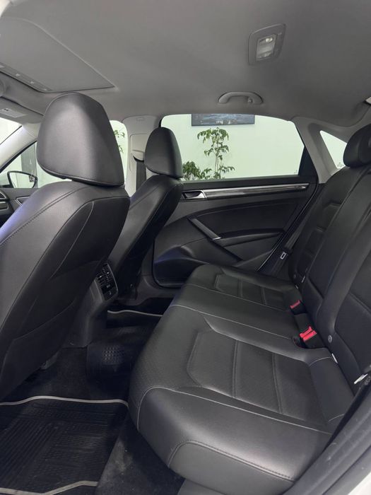 Volkswagen Passat 2.0  R-Line