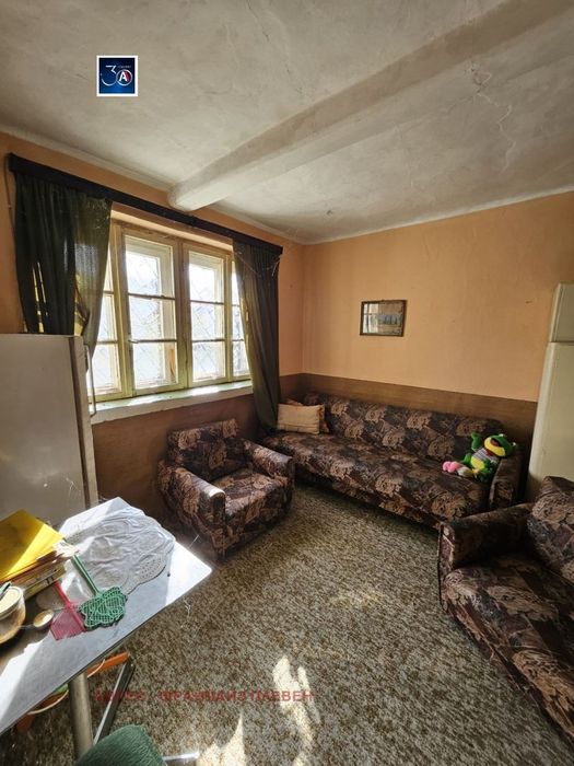 Продава се Къща в с. Бръшляница, Област Плевен - 170 кв.м за 75 €/кв.м - Снимка #2