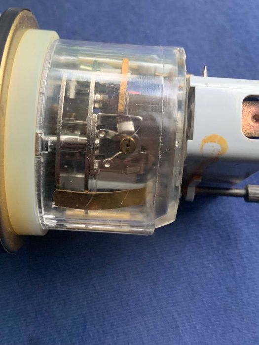 стар настолен часовник