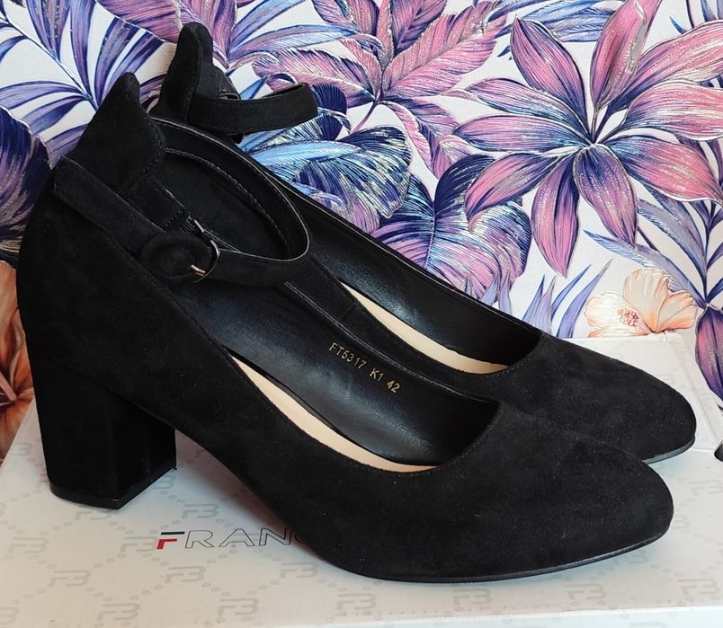 Продам туфли черные