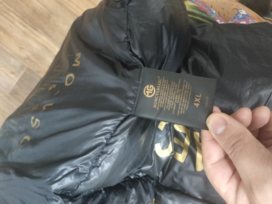 Продам зимние куртку