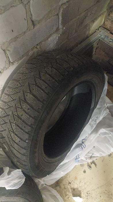 Продам резину 2 балона