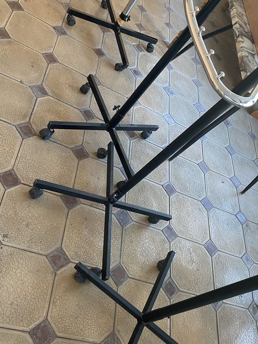 Вешалки для одежды.