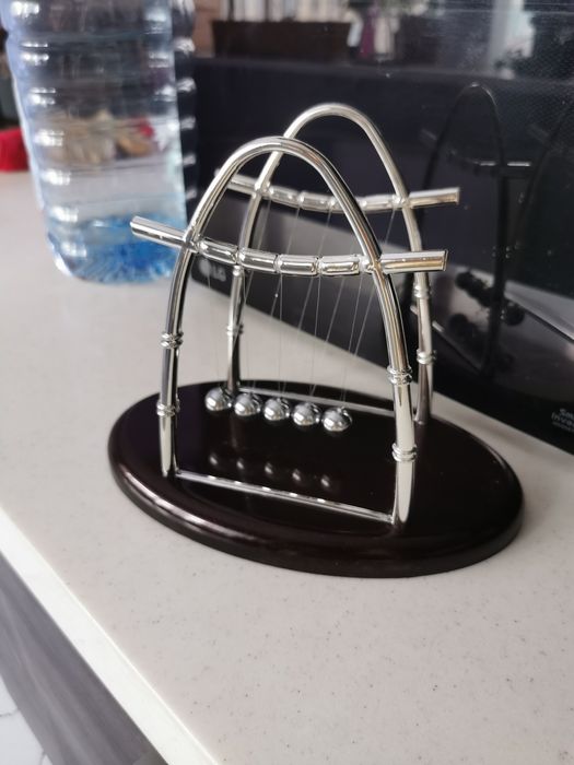 Сувенир Маяк, Колыбель Ньютона в Астане