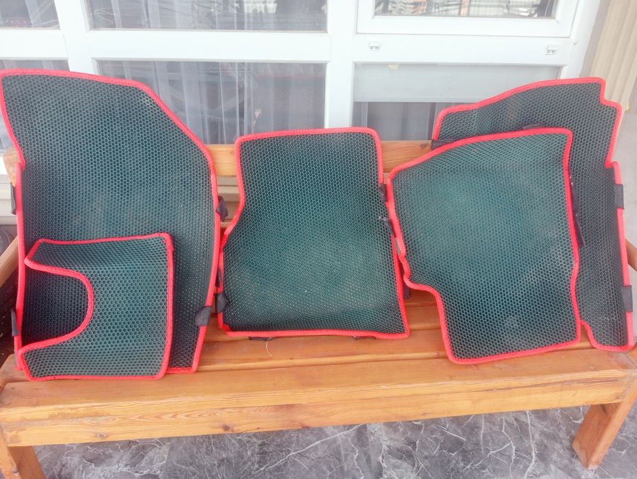 Продам Ева полик в отличном состоянии