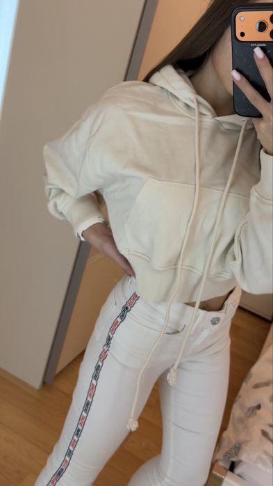 Дамски суитшър zara, дънки bershka