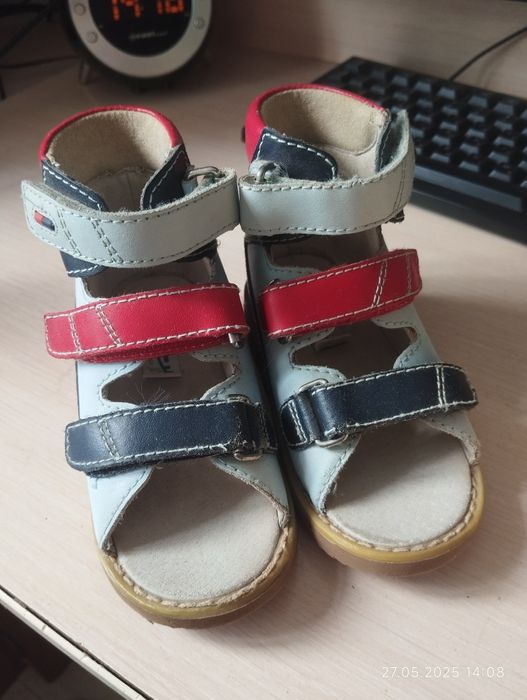 Продам обувь ортопедическую