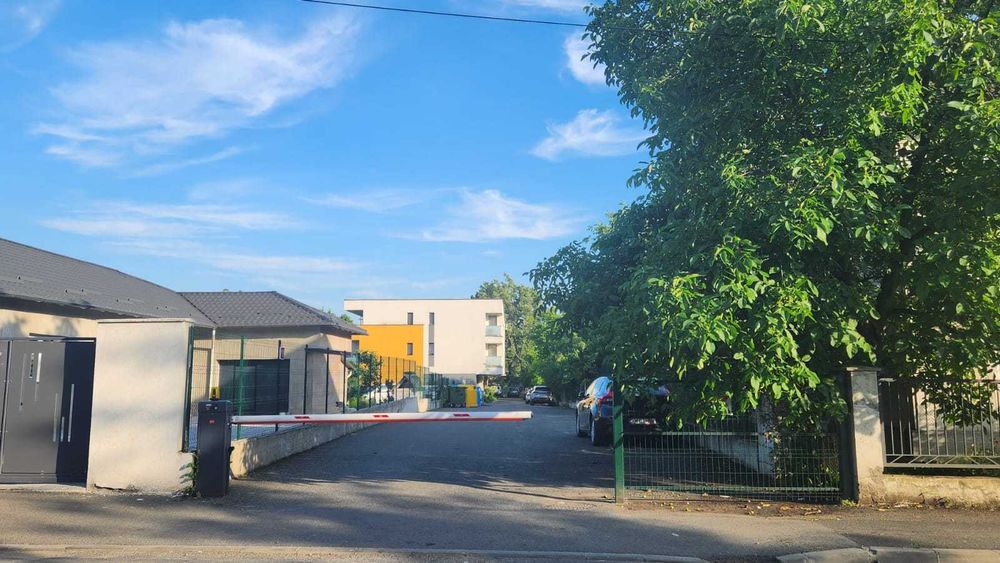 Vand apartament 2 camere + parcare