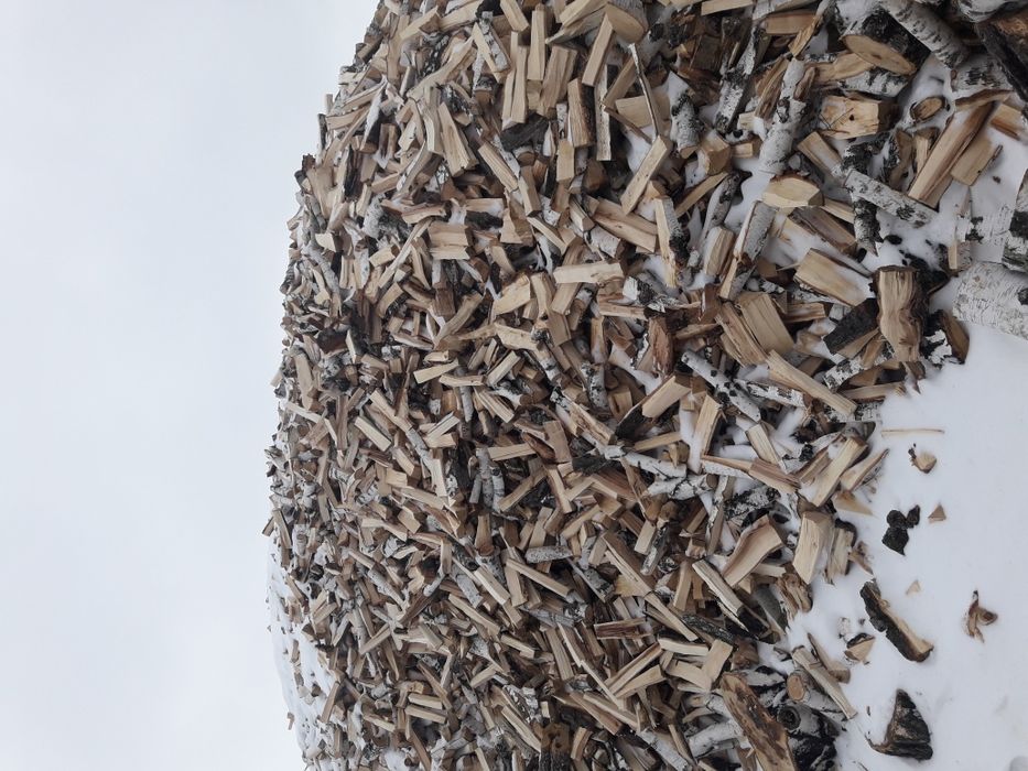 Дрова колотые, швырок, горбыль, опилки.