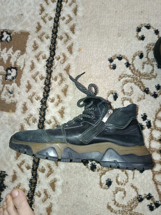 зимние кроссовки