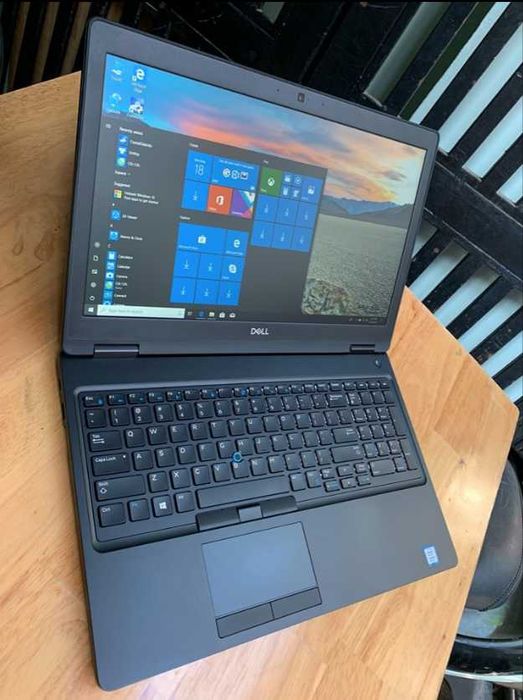 Vand-Laptop Dell Latitude 5590-i7-8650U.vPro.Sau schimb cu PS 5+manete