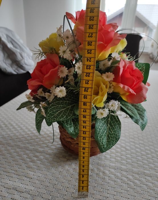 Cos cu flori artificiale 30 cm