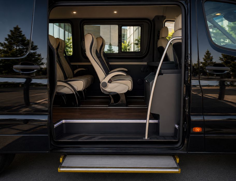 Inchiriere *Van *Microbus *Bus Transfer *VIP  *V-Class * Sprinter  *Transport persoane * Rent a car * Rent a van