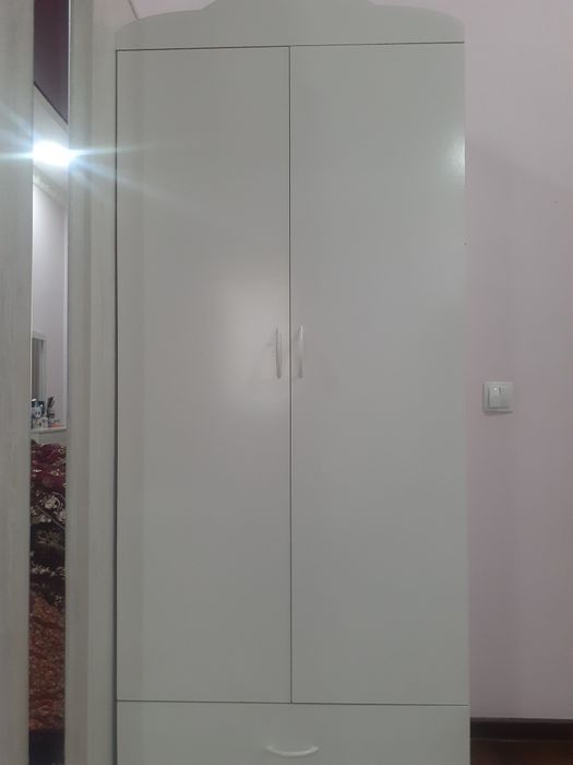 Bolalar krovati va shkafi