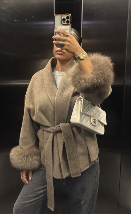 Palton scurt din lana cu blanita