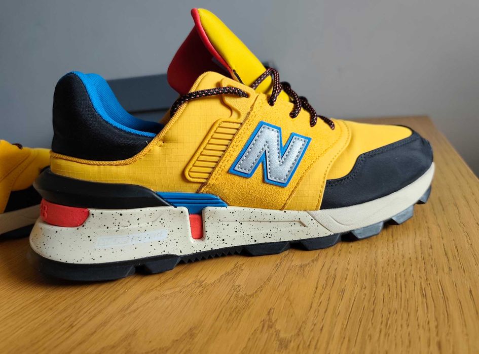 New Balance 997S Varsity Gold Black