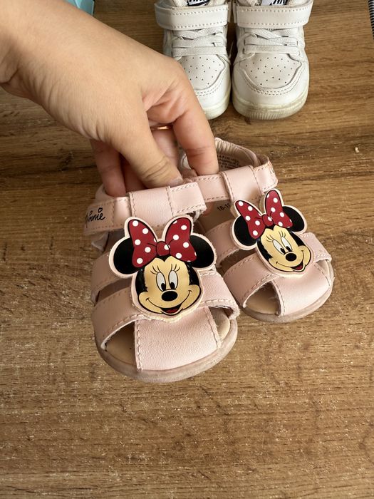 Детская обувь на девочку