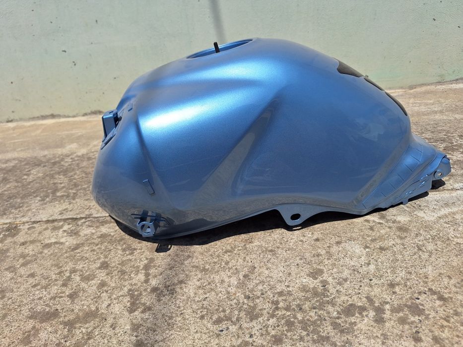 Vând rezervor Honda CBF 600 NOU