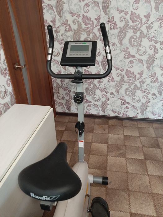 Велотренажёр HouseFit