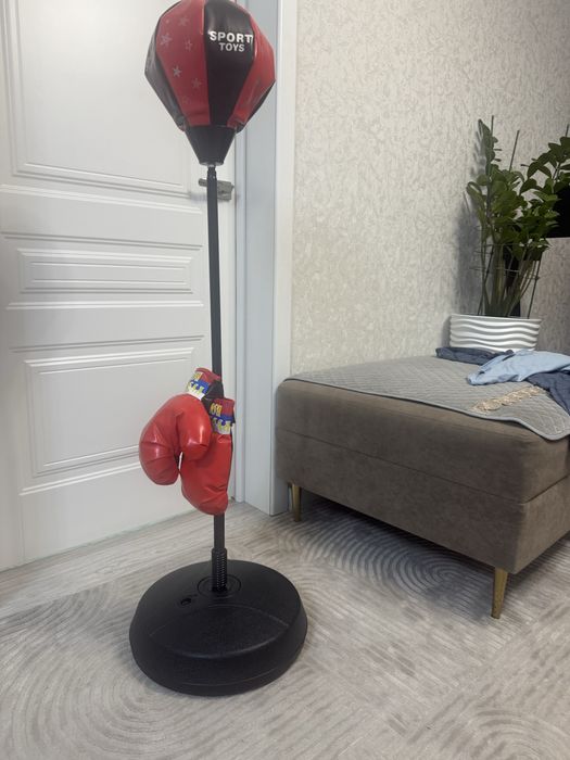 Продам боксерскую грушу детскую!