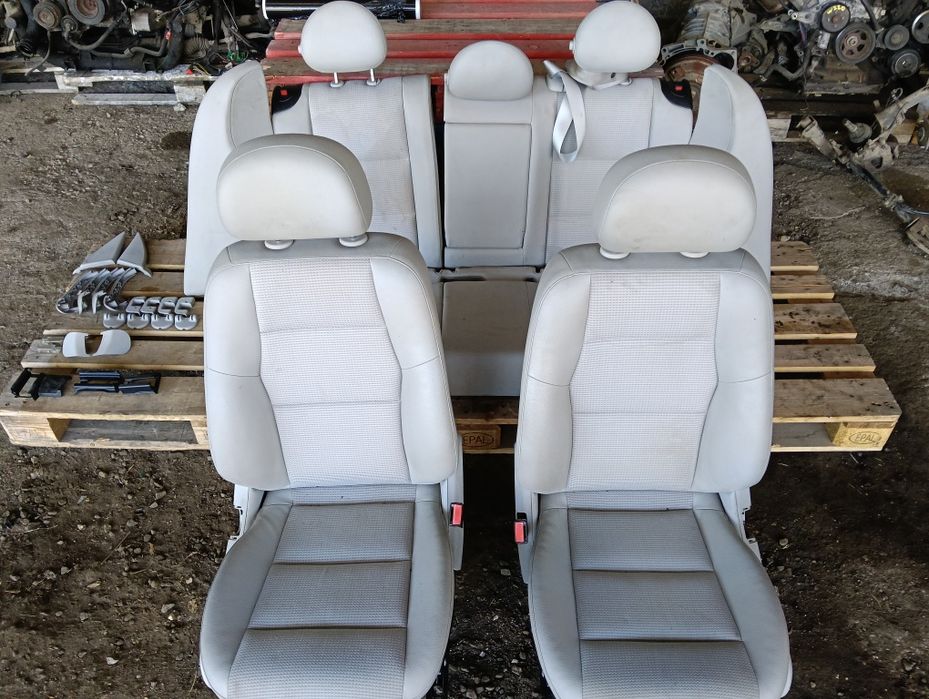 Седалки Mercedes W203 Комби Фейслифт Полукожа, Електрически, Подгрев + Кори
