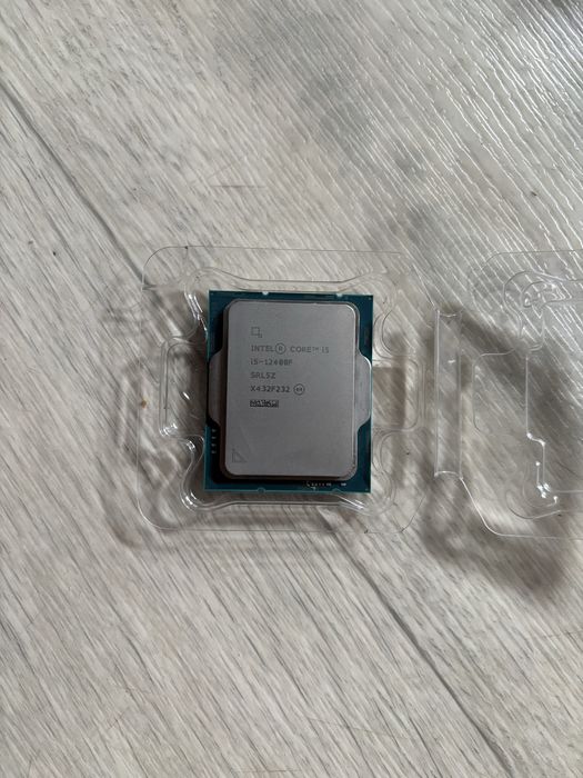 Процессор Intel Core i 5 12400F