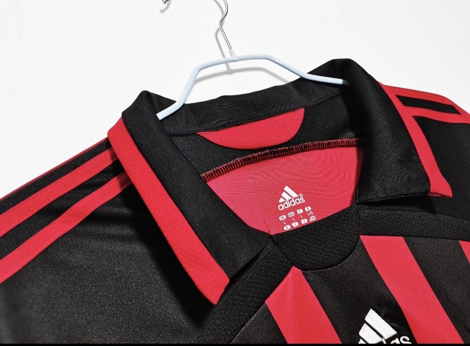 Tricou retro fotbal AC Milan 2006/2007 (MĂRIMEA M) – Bwin, Nou