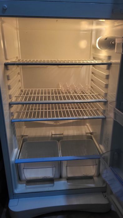 Продам холодильник INDESIT
