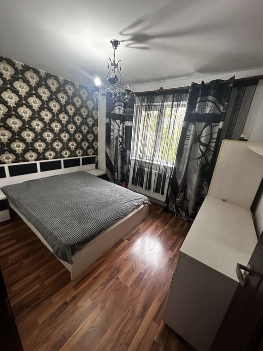 Vand apartament 3 camere  berceni resita